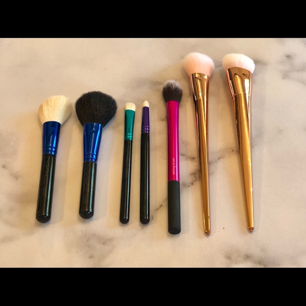 MAC and Real Techniques Brush Bundle